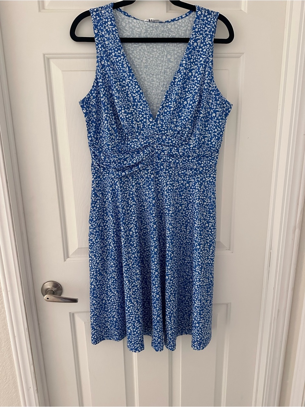 Blue Floral V-Neck Midi Dress - Picture 2 of 8